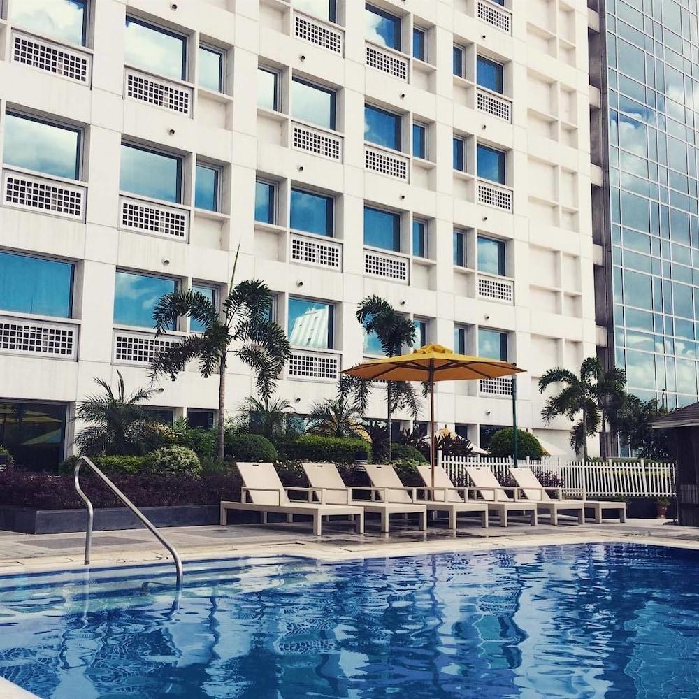Quest Serviced Residences Cebu Exterior foto